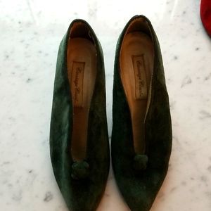 Suede women's pumps.